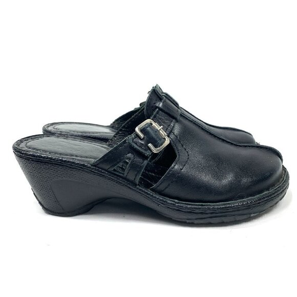 Clark's Black Leather Mule Clogs With Buckle 2.5" Wedge Heel Size Women's 8 - Picture 1 of 7
